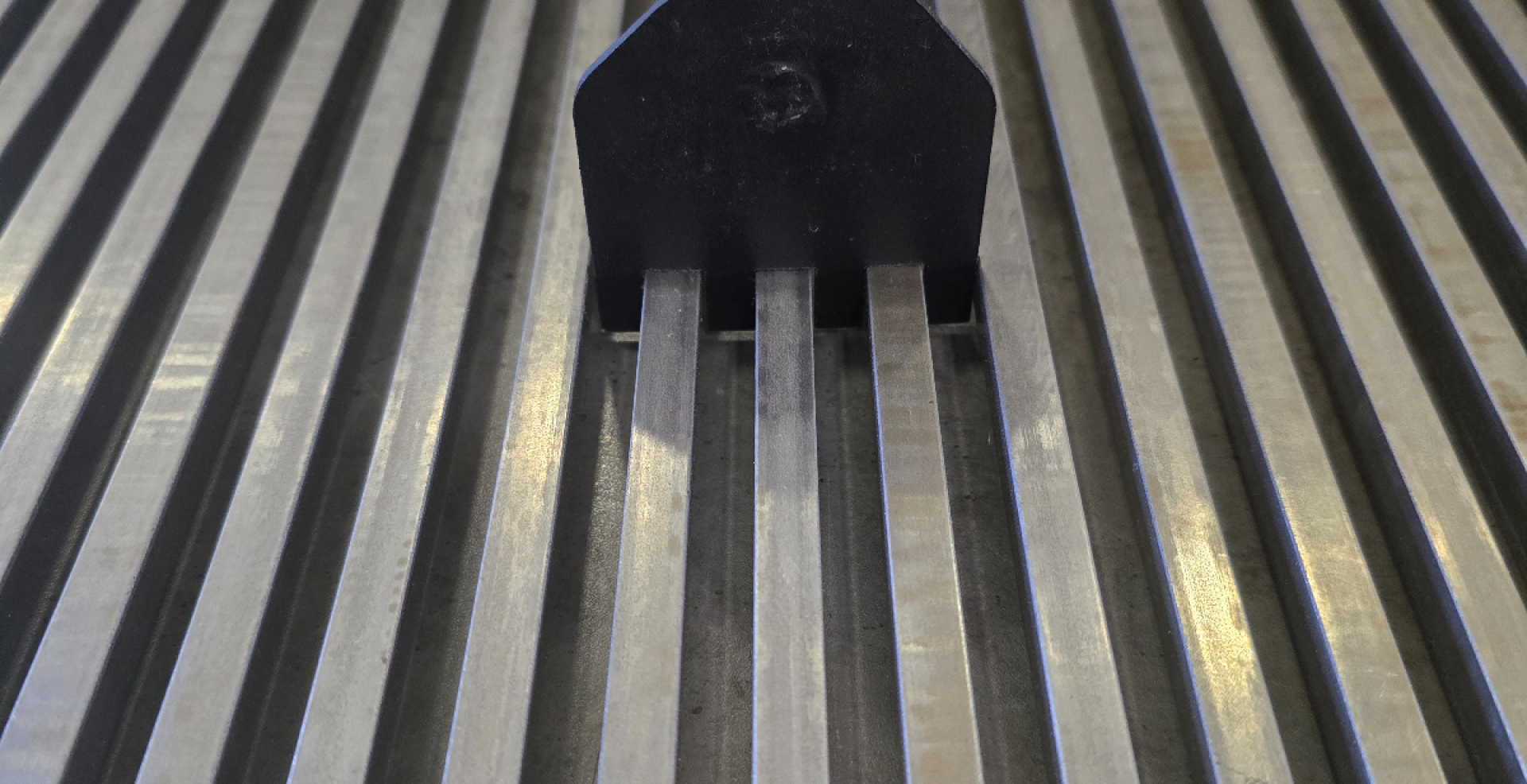 Lopatica za čišćenje profi rešetke